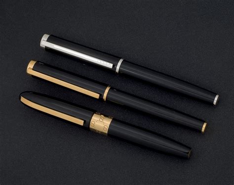 gucci fountain pen.